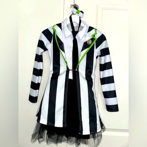 Beetlejuice costume girl size: 12-14